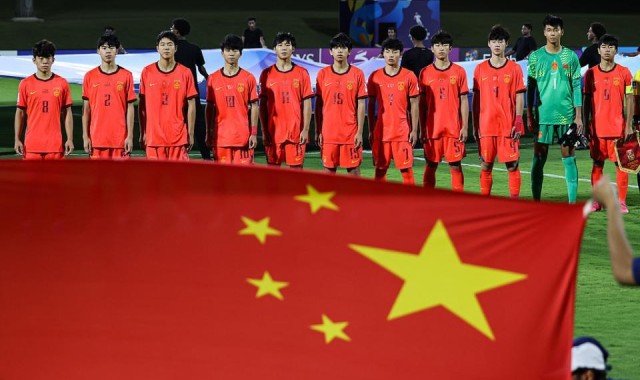决赛2次送礼 U17国足助教：潘朝伟非关系户 他球商高+像日本球员