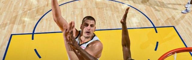 掘金连续两年横扫勇士 近11场赢10场完全碾压